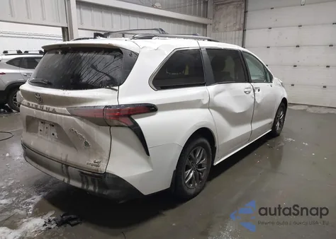2021 Toyota Sienna Le z USA, uszkodzony, nr VIN 5TDBSKFCXMS035101